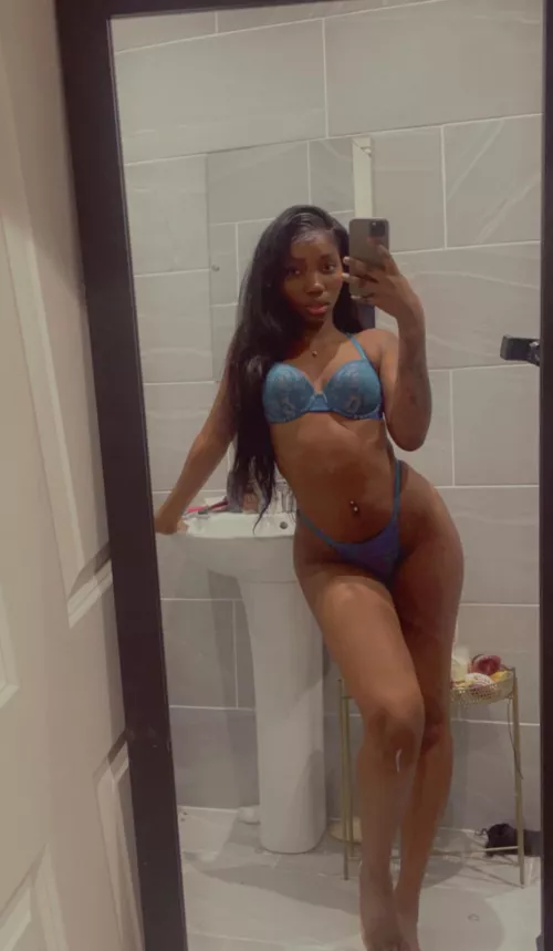 Do I look good in blue?🍫😉 by Chockyyp