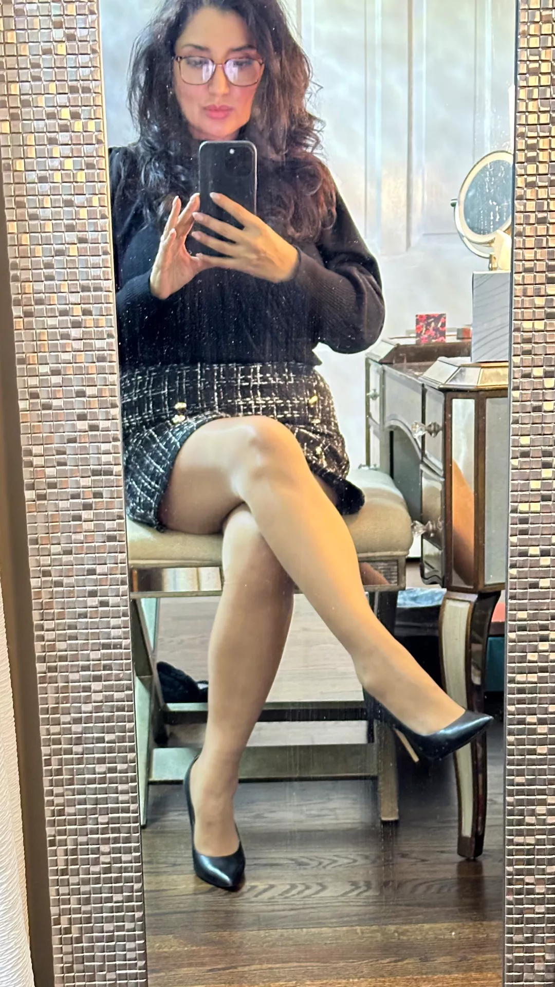 Do the glasses look good on me.  posted by LatinaSeven7