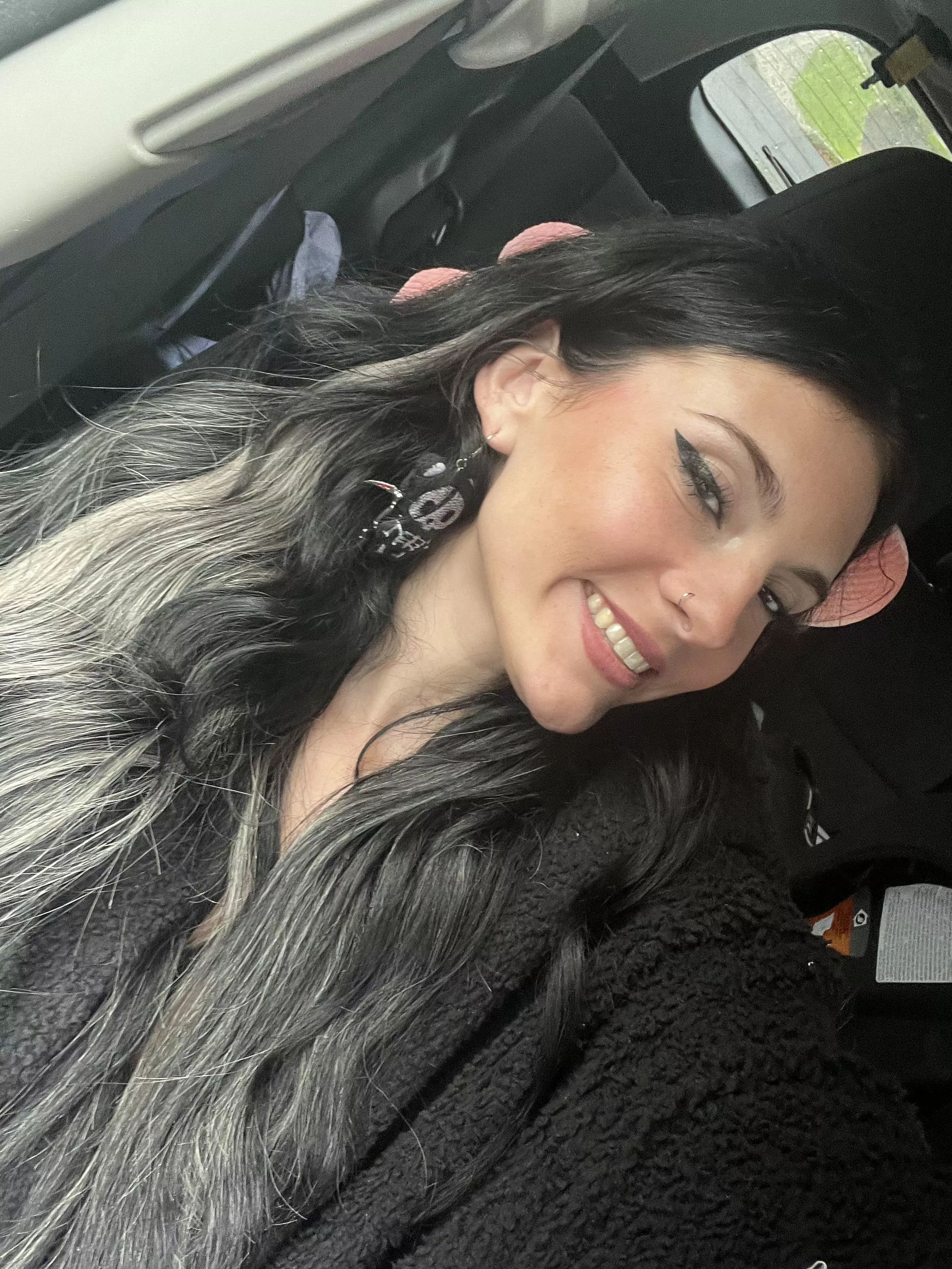 do you like my classy look 19F posted by Benedict_Batonghor