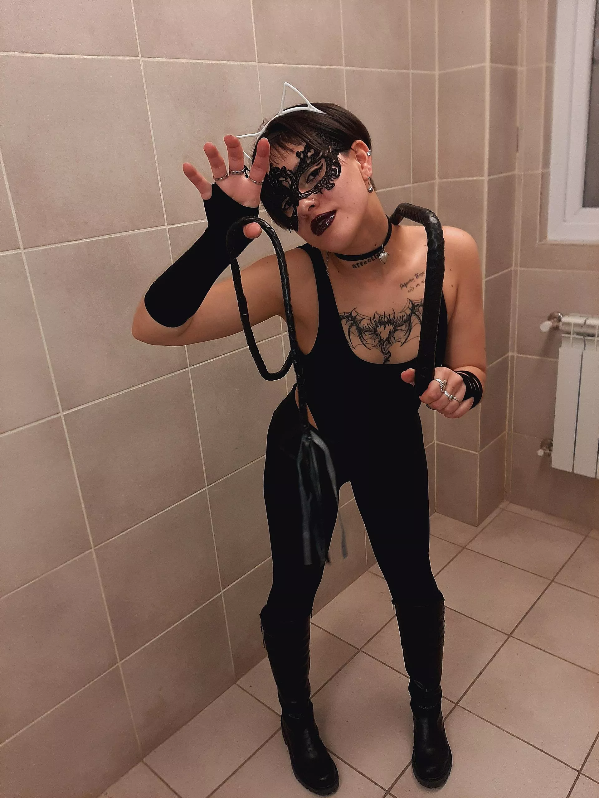 For it to be your exclusive kitten you must entertain me. posted by cutebaaby