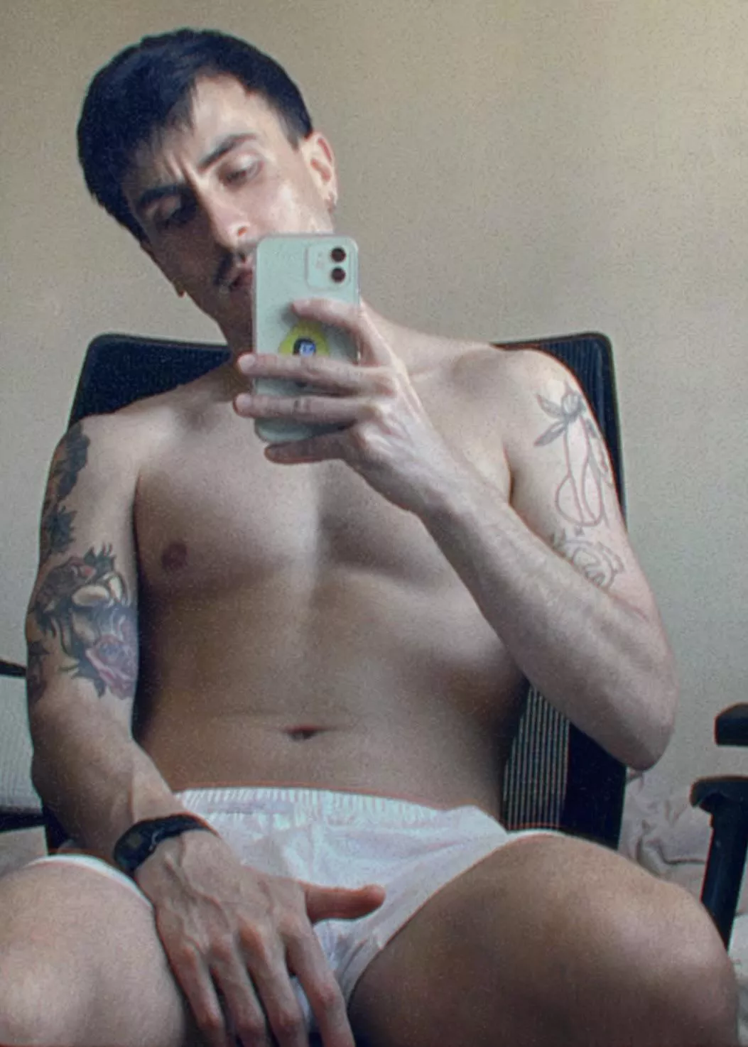 hand is censorship 🙅 posted by no_soy_marco