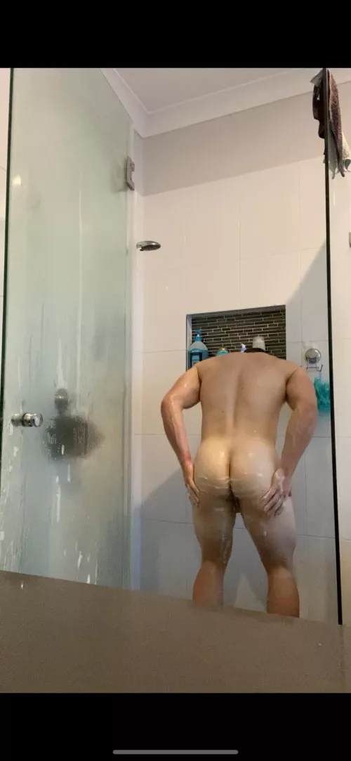 How do my glutes look? 👀 by Numerous-Good530