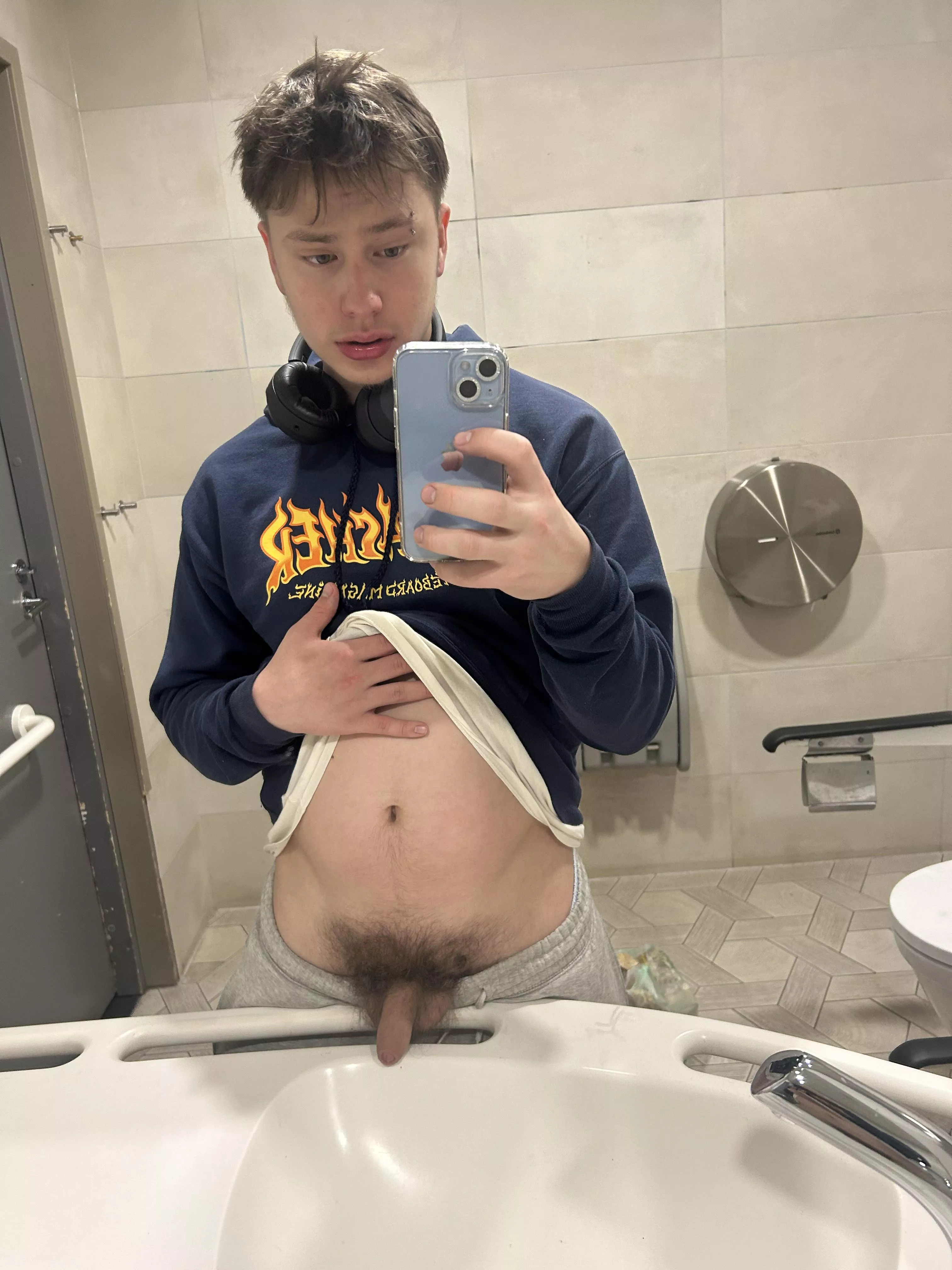 How do my pubes look? Keep, trim or shave everything?😨 posted by Favoriteteenboy