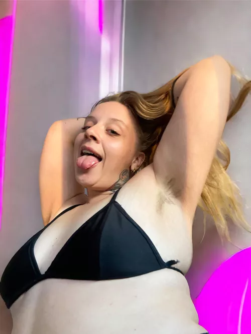 i don’t wanna shave bc i like to be hairy  by litaxspice