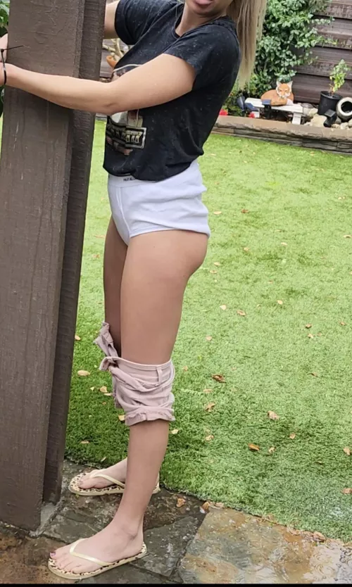 I was ziptied, pantsed and wedgied! I'm so humiliated!!! 😭😭😩 by The_Wedgie_Slave