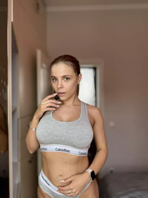 I'm choosing between cleaning and working out by adlenaline_