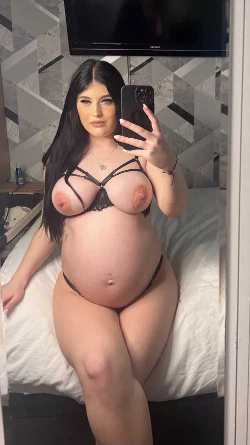 Is there a limit on how far pregnant I am for you to stop fucking me ? by PreggoAria