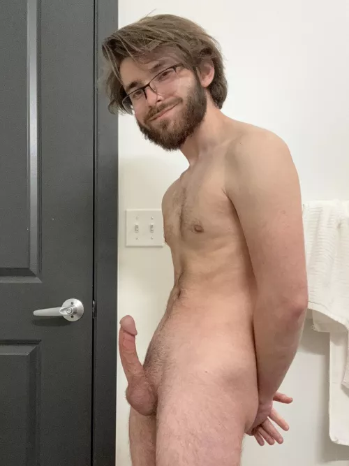 I’ve been told y’all love cute with a nice dick. by NashvilleNativeThrow