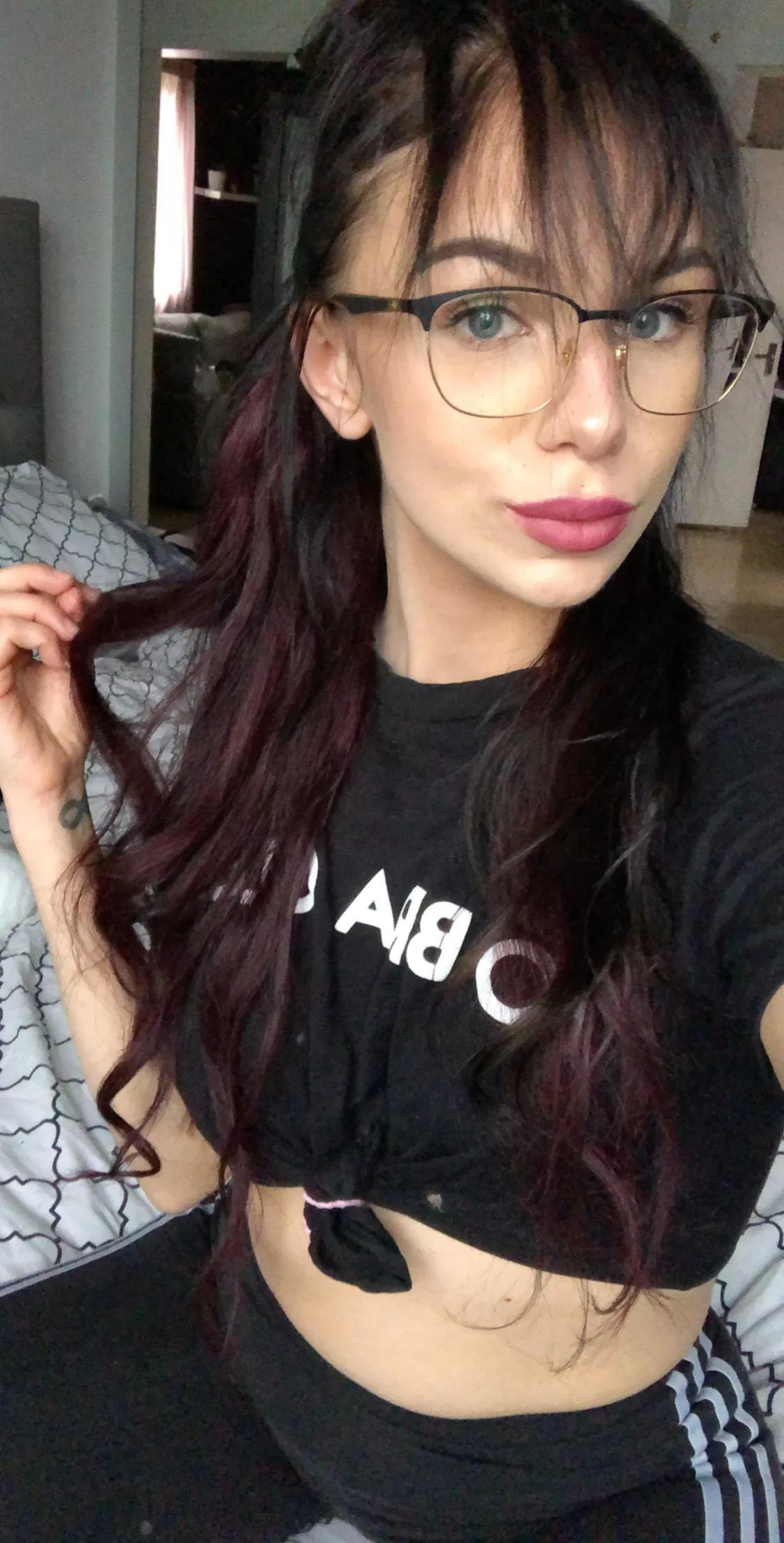 Looking for another girl to play with, maybe rp posted by Vivi_von_Vivi