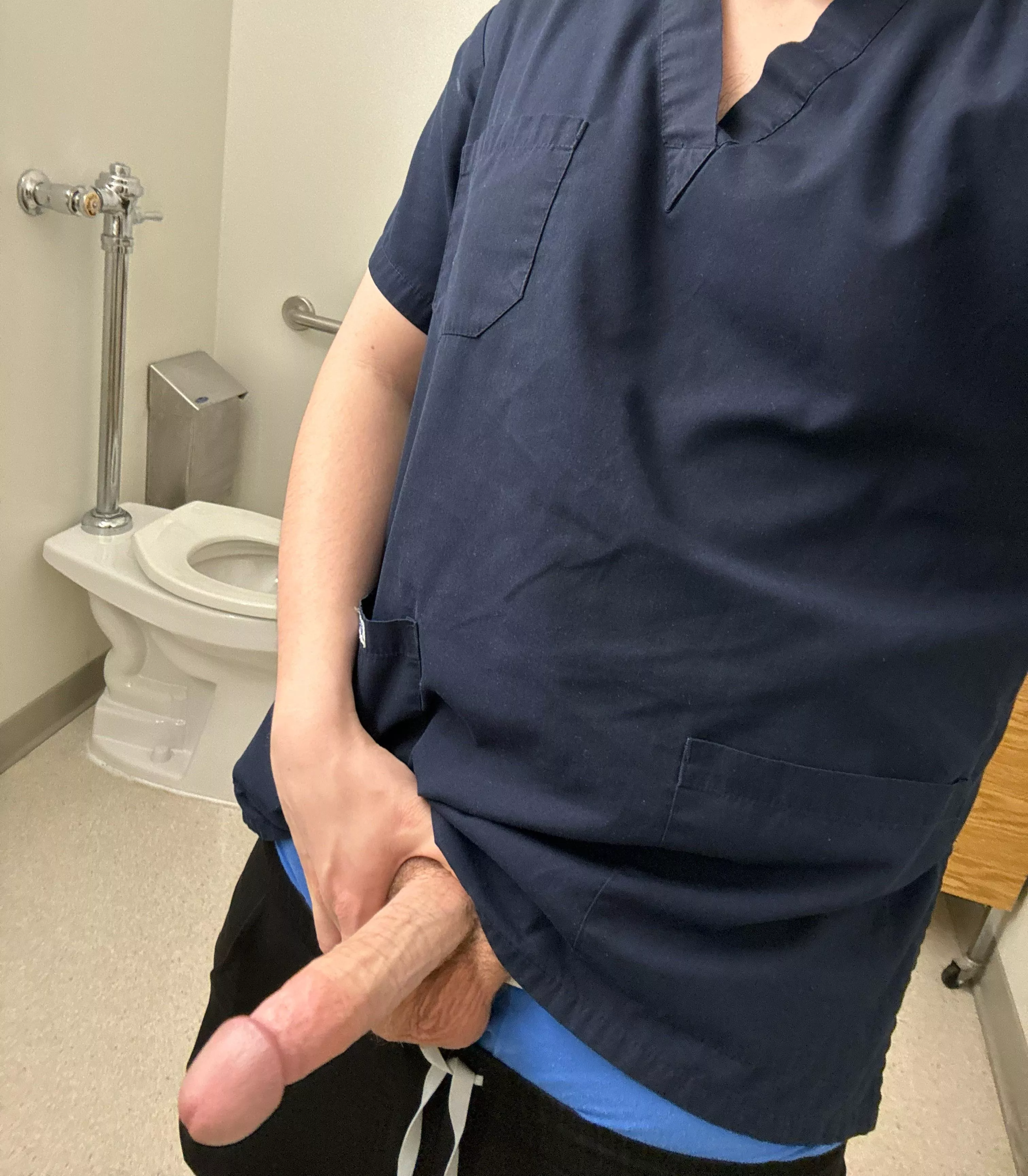 Meet me in the on-call room posted by sh14sh19