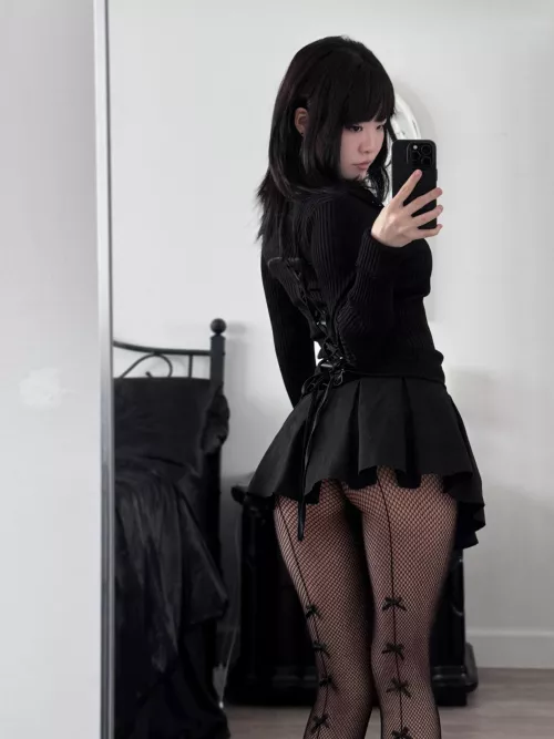 mini skirts + fishnets >>> by dystorra