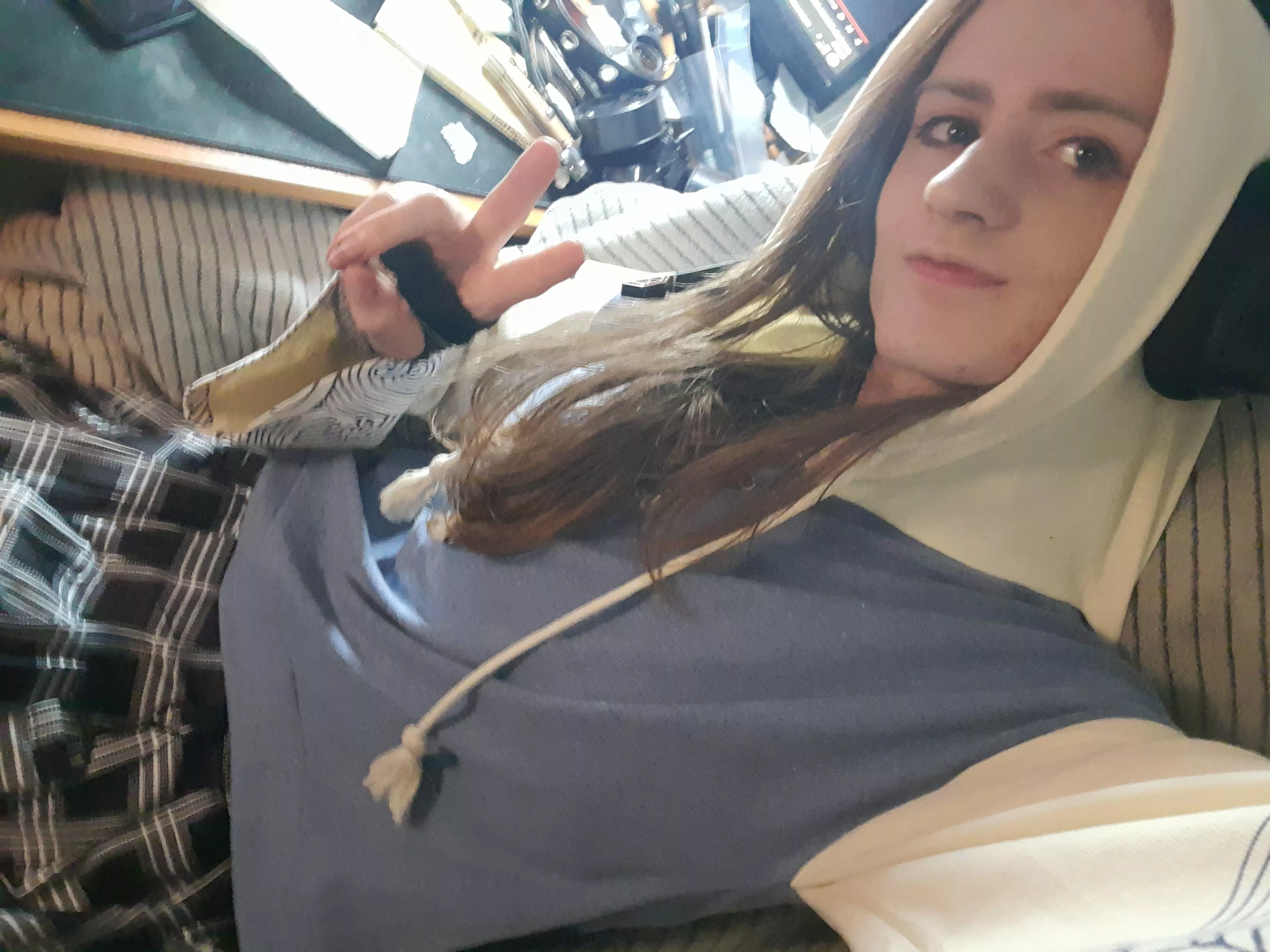 Morning everyone <3 posted by WbGothFemboy