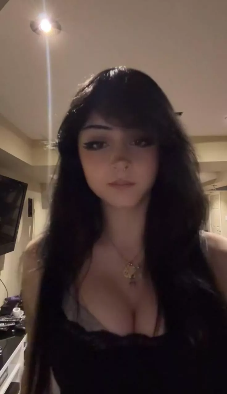 My roommate kicked me out. Can I sleepover tonight? posted by Discussion_Incredib