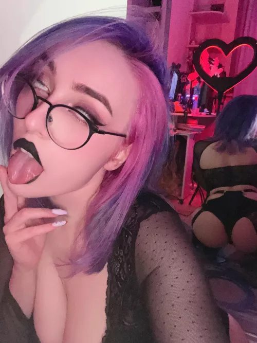 Rate my ass please by wombsystrawberry