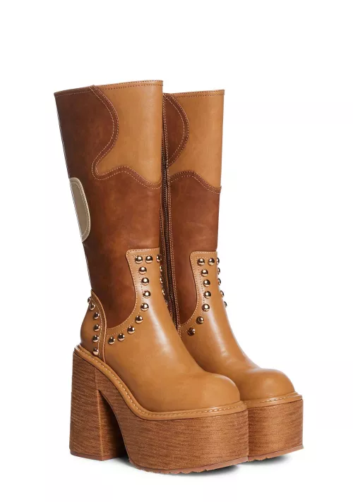 Searching for a boot for my girlfriend by WhyHuell