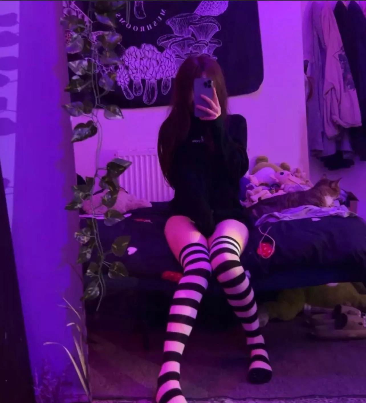 Suck my toes posted by jbunny05