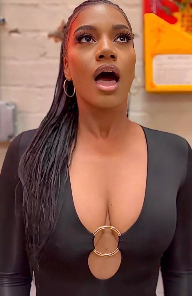 Taylor🔥 posted by Target_practice_