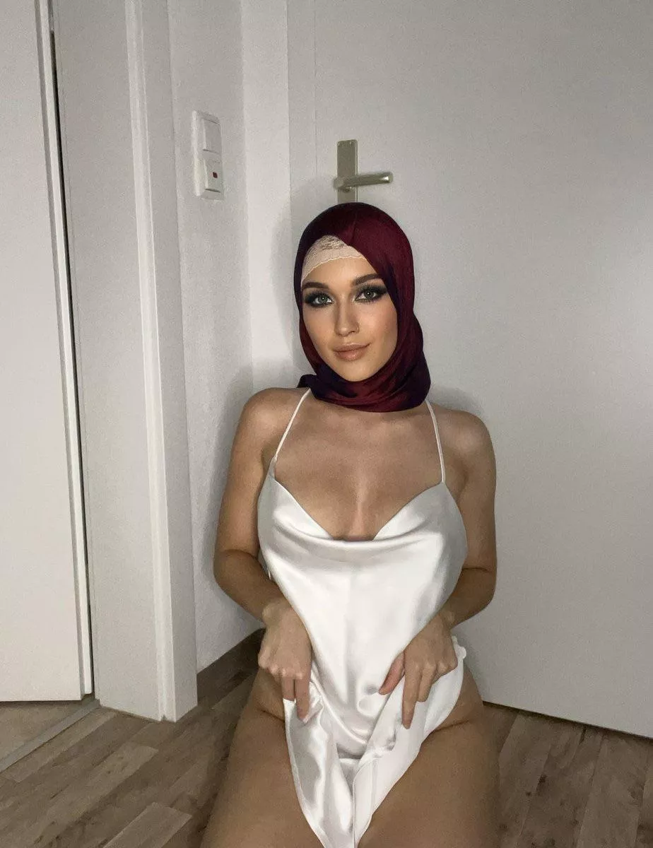 Undress me habibi posted by fareeha_bakir