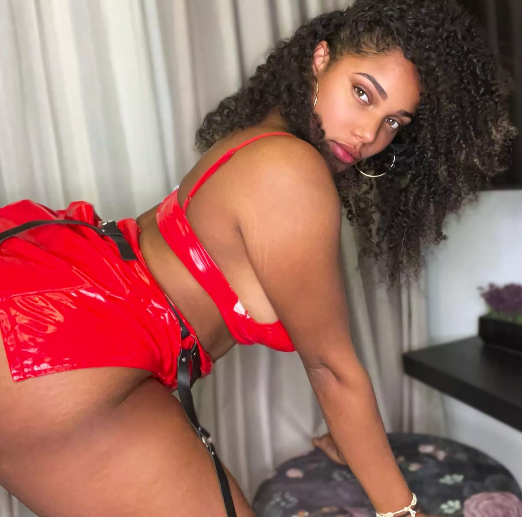 Want someone to shower me in kisses posted by thekixxy