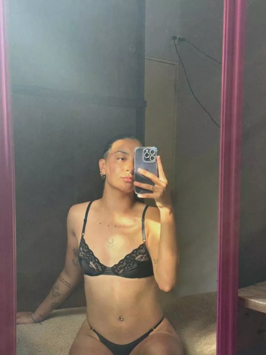 With just my mouth, I could probably make you nuts in less than three minutes.  posted by kmo42994