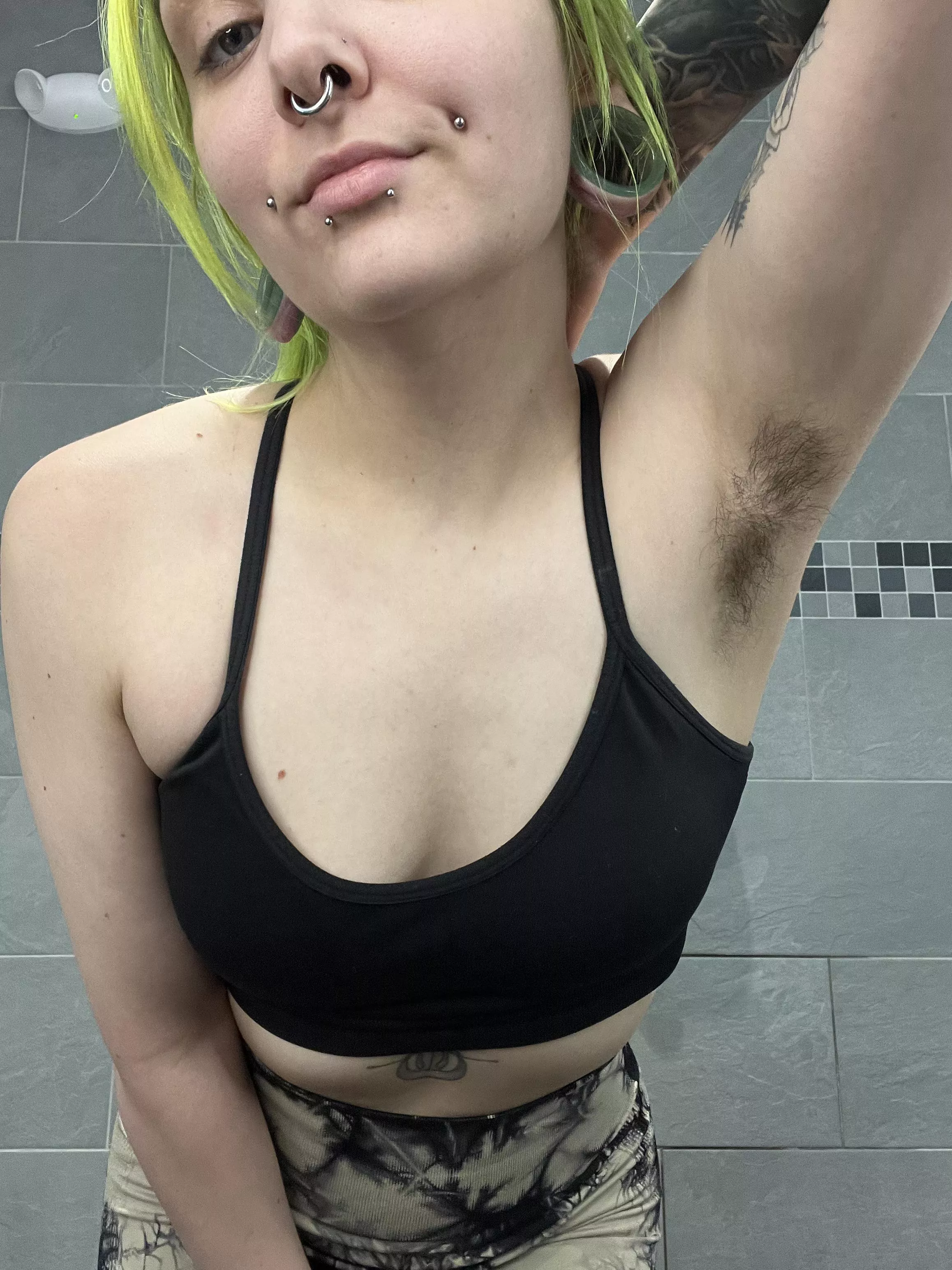 Worship me after every sweaty workout posted by justsmokeandsleep
