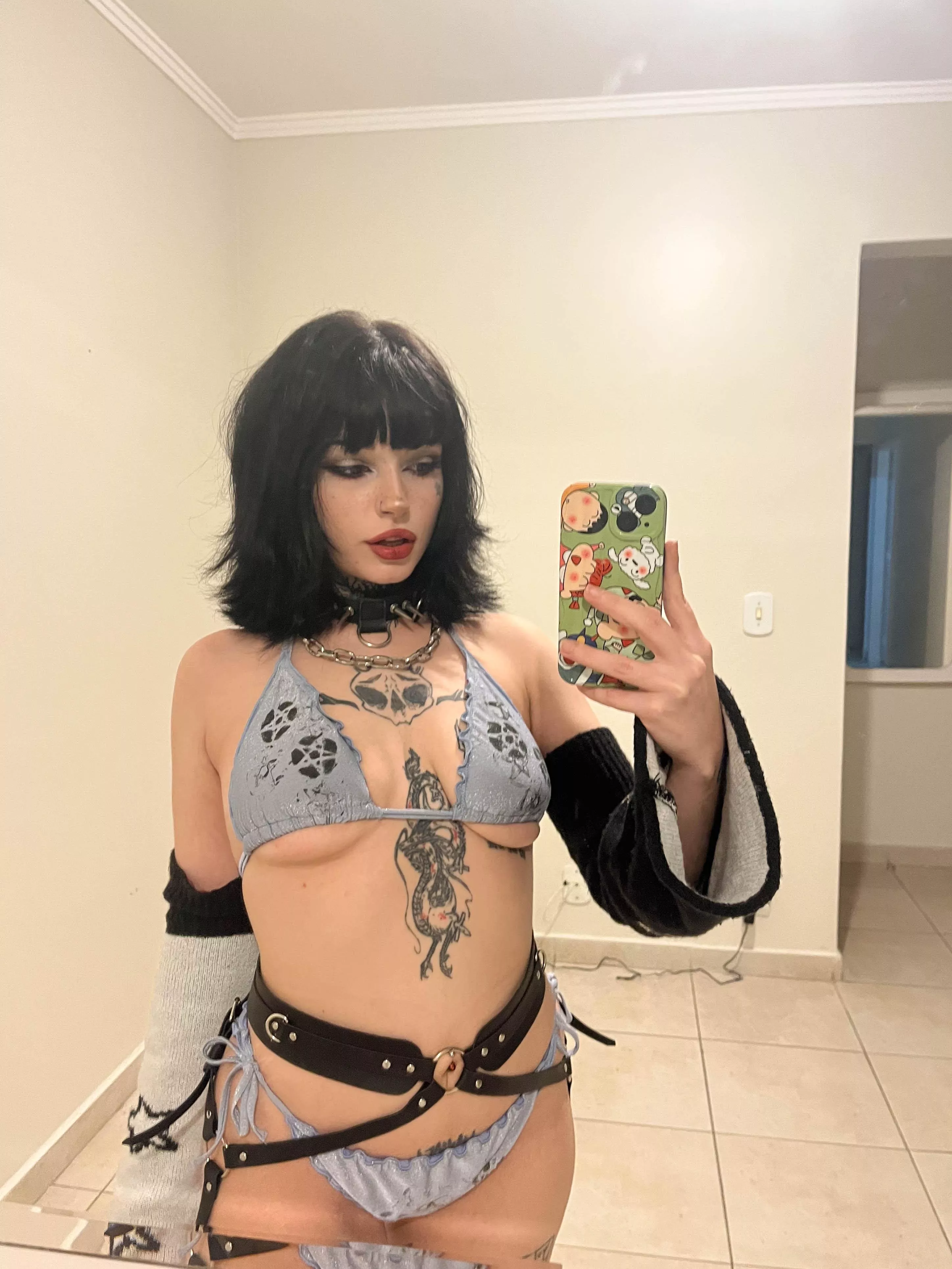 you standing behind me would make this pic sooo much better posted by raven6802