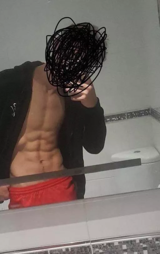 18 bi fit; add me if fit and around the same age ;) snap:mikex204 posted by BoredAndStored