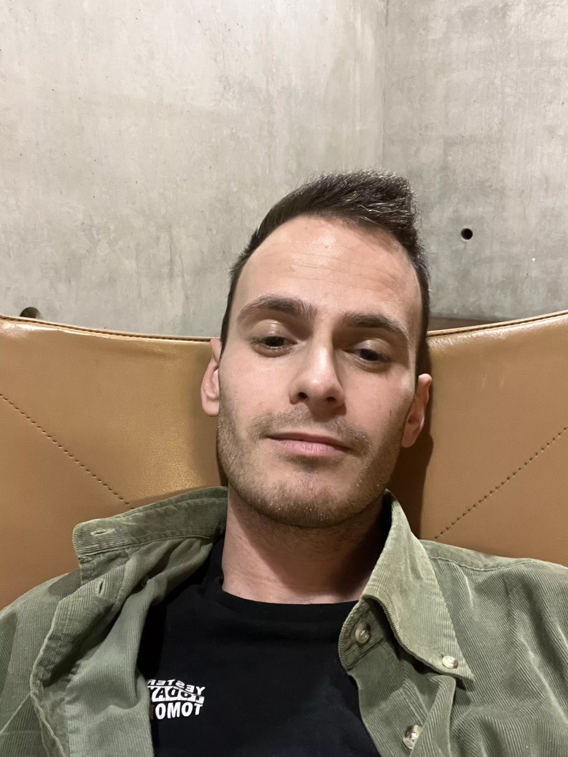 [25] Still ill in my bed (and sleepy in the pic lol) Messages to pass the time are welcome friends 💙 posted by fraxxx_98