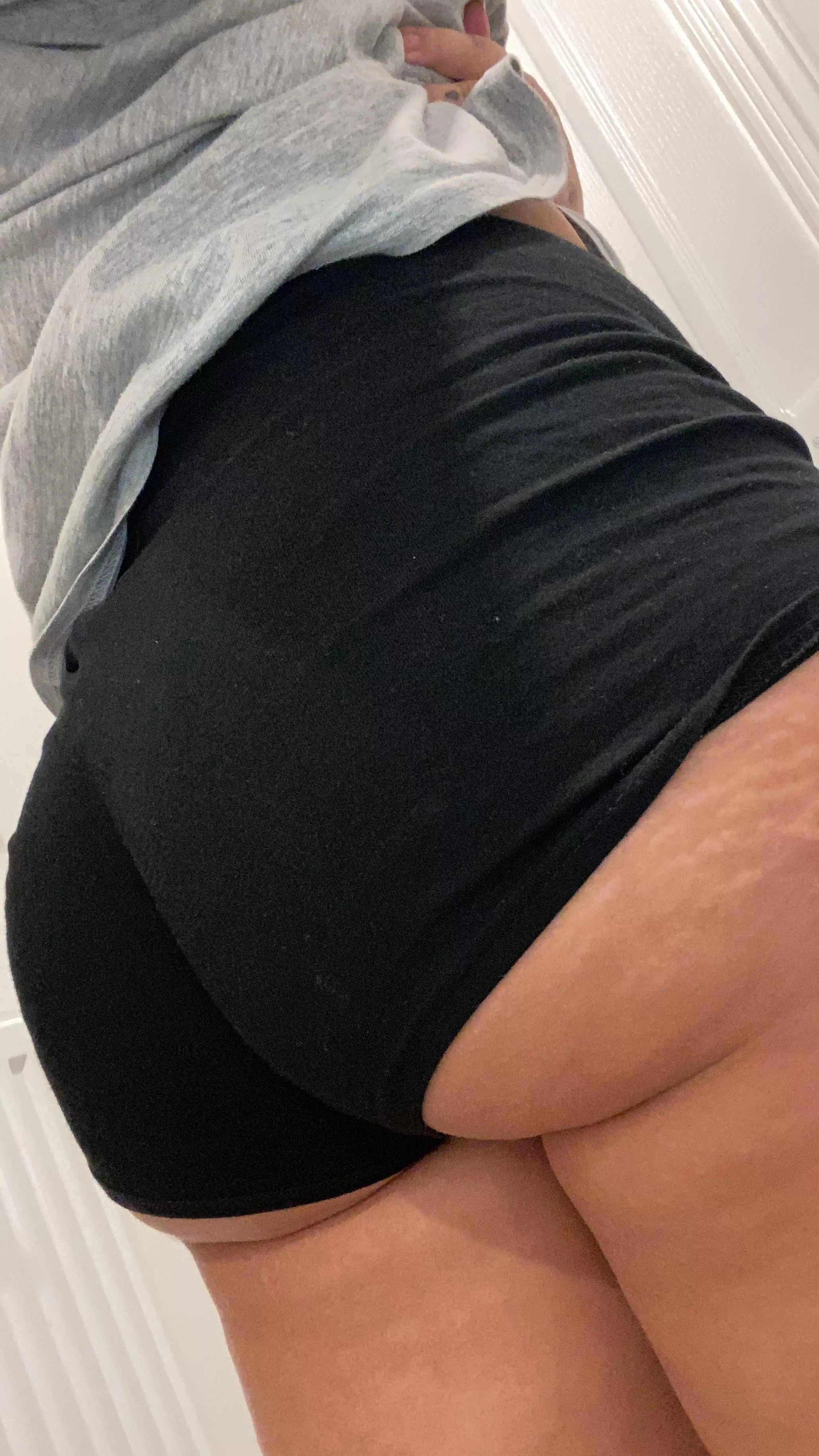 All things naughty 🤪 message me for any weird requests, fetish, fantasies👀 posted by Sweetfeet97x