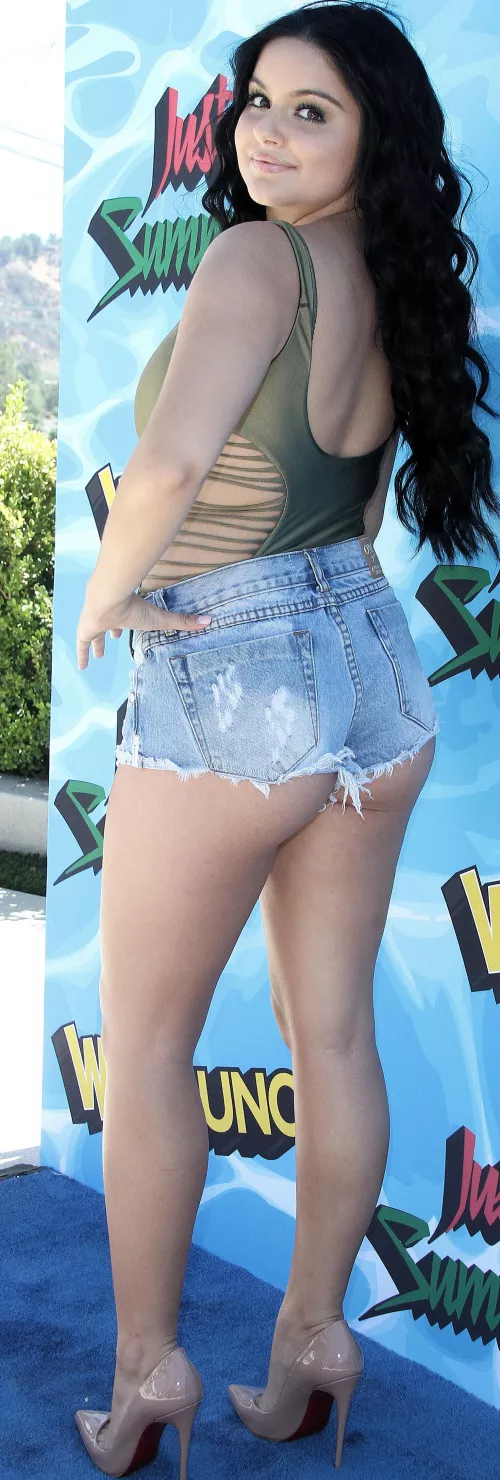 Ariel Winter by Hrafn-Ulf