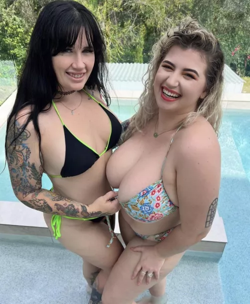 Brunette < blonde  by eazyknight