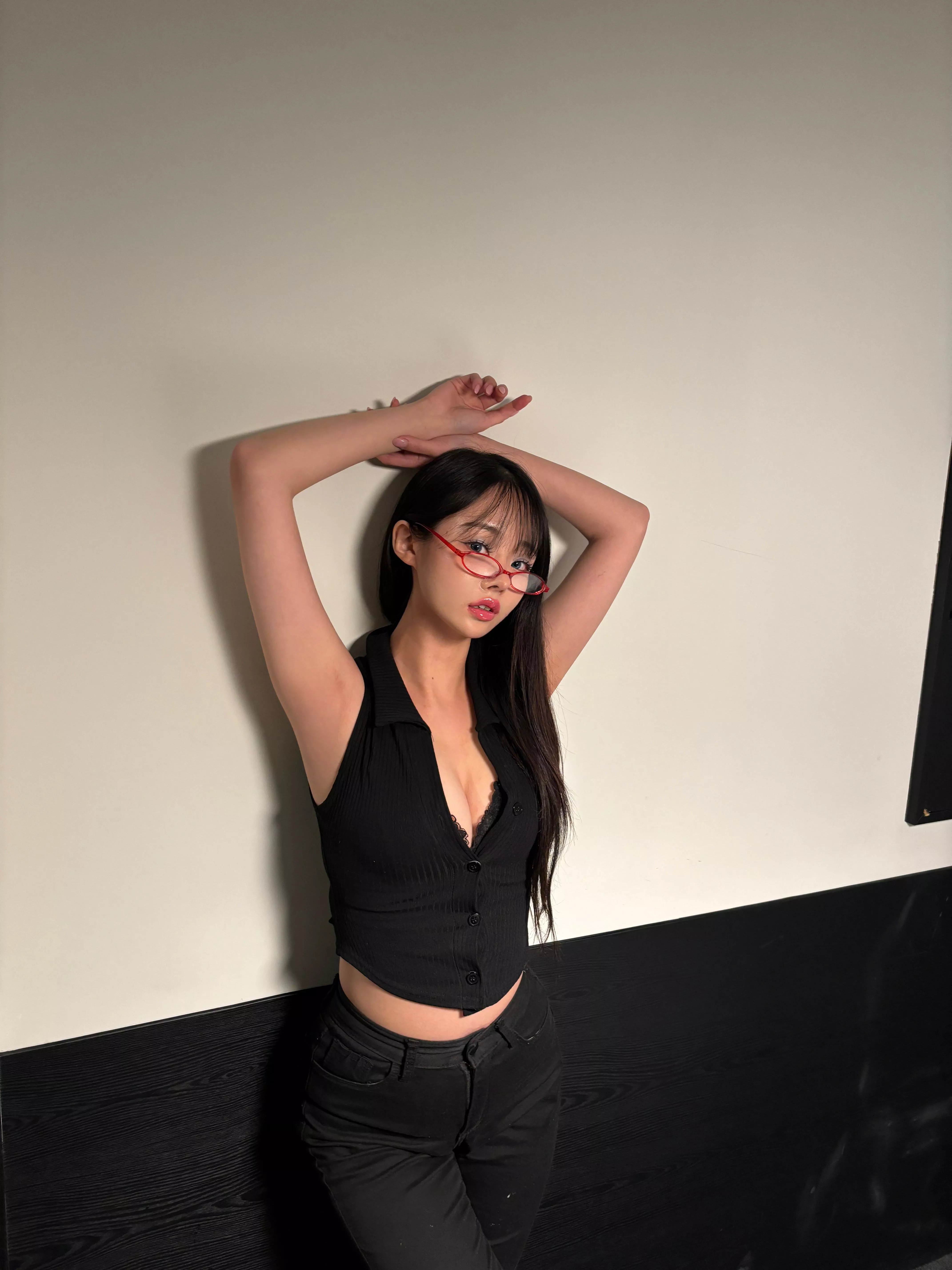 Do you prefer them shaved or with a little hair? be honest! posted by xoo_Chloe