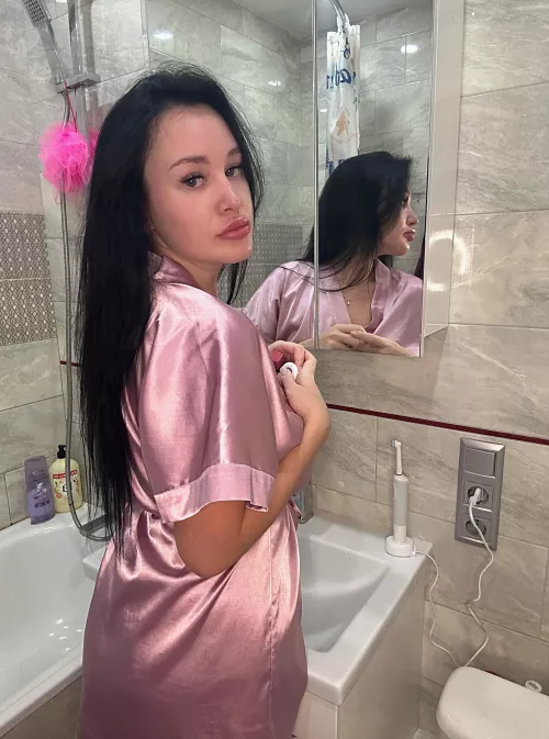 Hand up let me ride by mivvvy