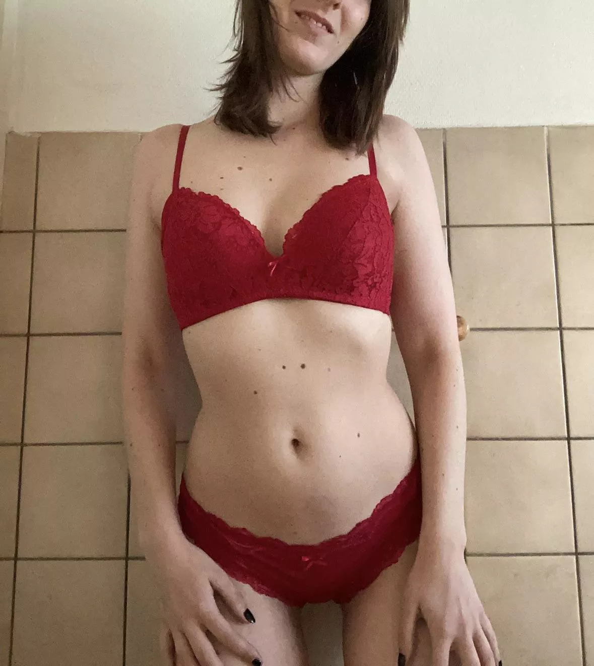 Haven’t posted in a long time🙈 love how red looks on me [f] posted by dori_f