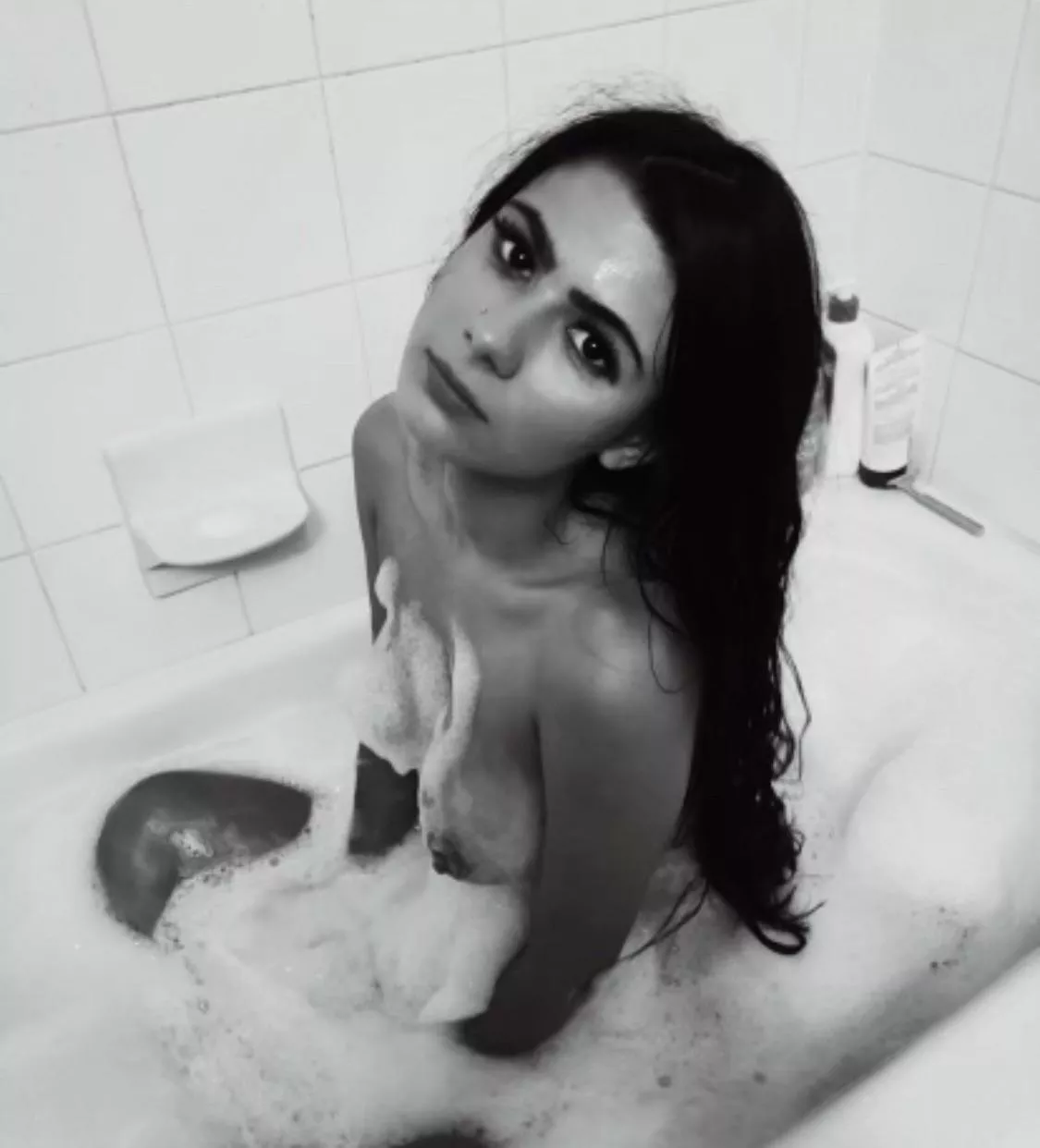 Hello  posted by rosiesadventuresxo