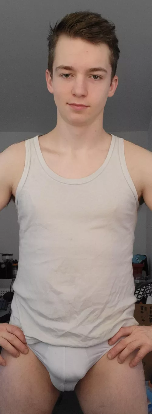 I like wearing briefs yee by Sensitive_Muffin321