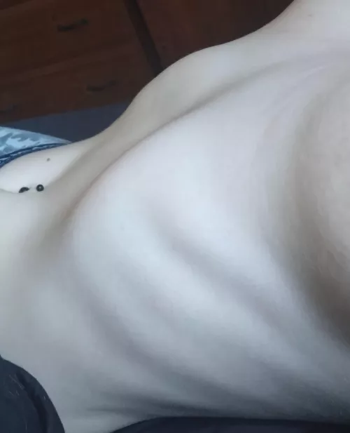 I love how my body curves in this one  by SharprocoxTTV