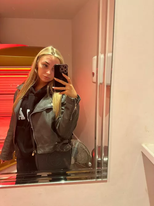 i need a new boyfriend by PriscillaWehner