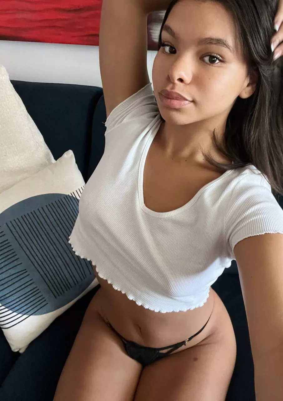 I'm your gf now posted by LeagueofLegos23