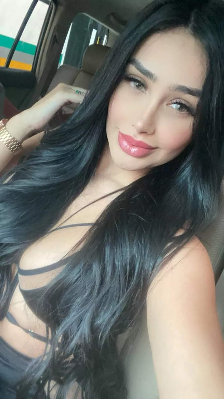 [IUTR] car selfie today posted by Serious-Dance