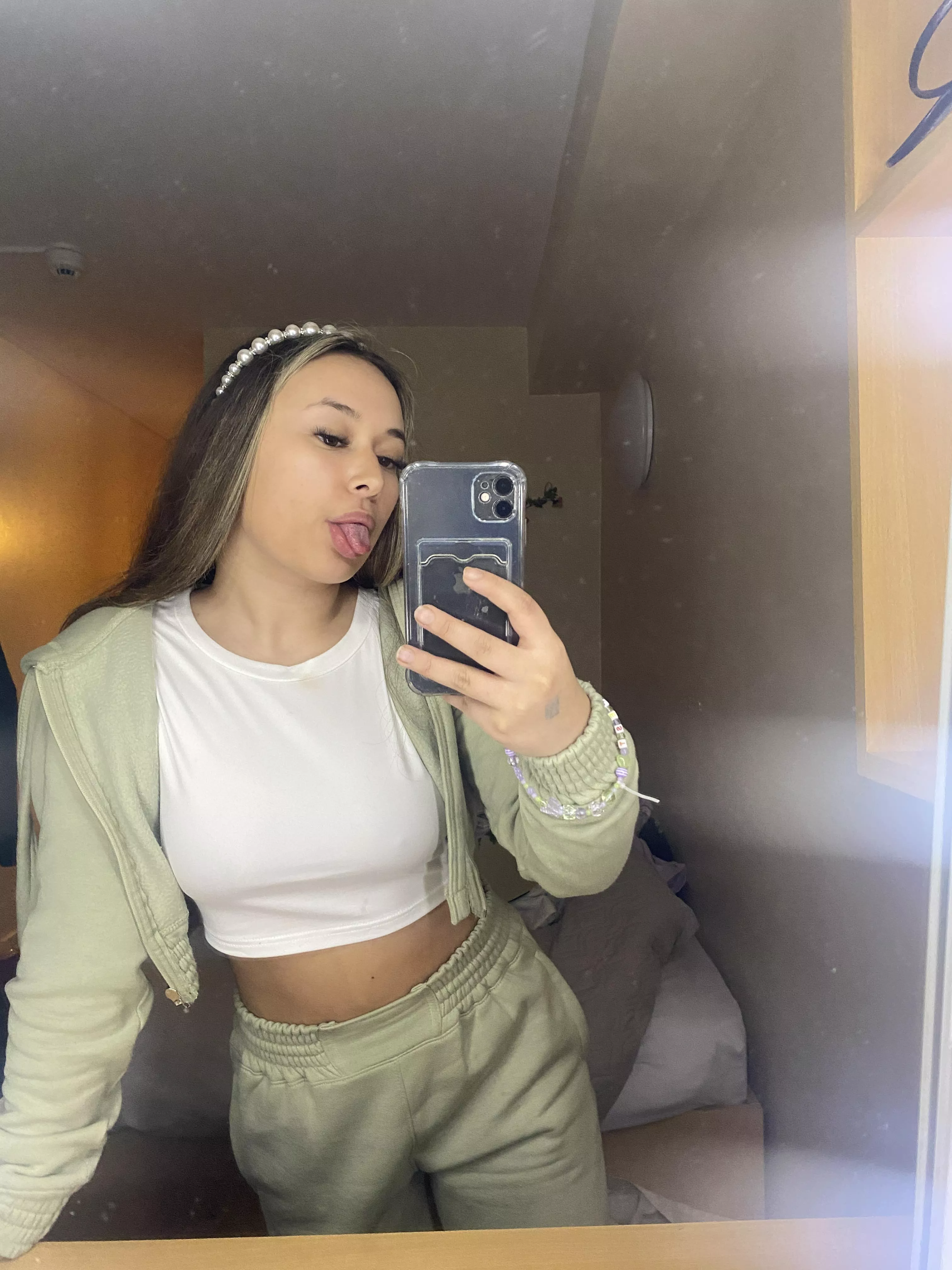 IUTR selfie posted by Mia6155