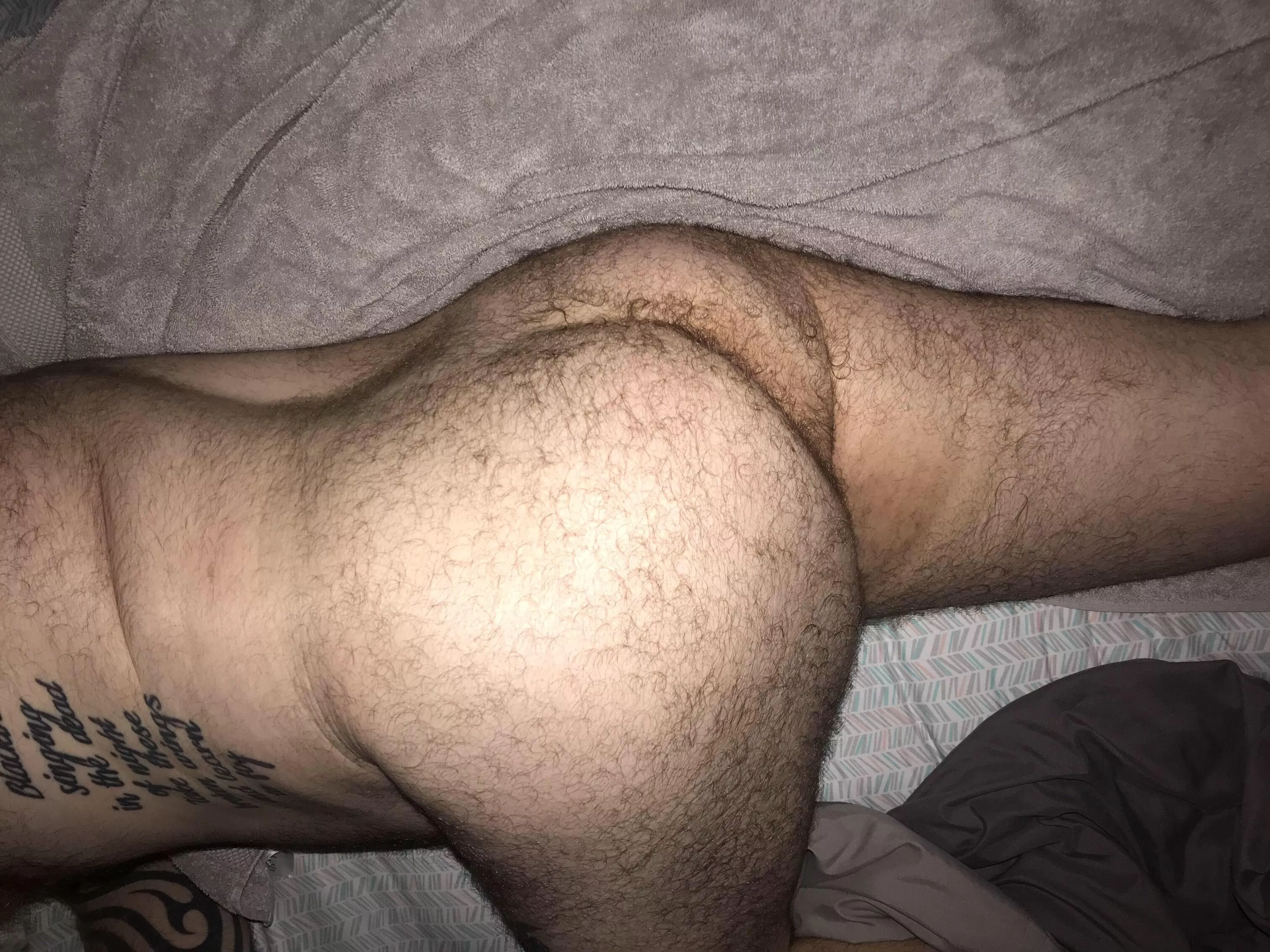 Looking to cuddle!!! posted by guylayingdown