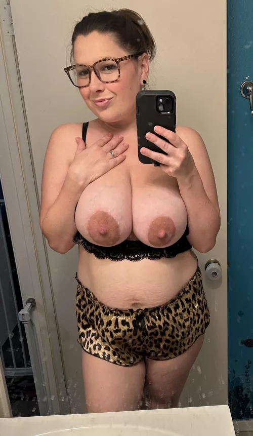 Mom of 3, was feeling cute by Pixiefeet169