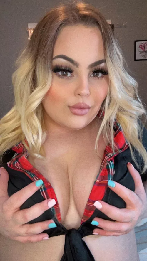 My bf just broke up with me .. can I send you nudes to make me feel better?  by PrincessPeachxo21