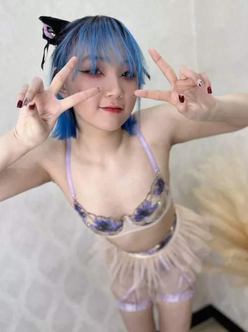 My cute new manicure for our date. by HotPetiteDream