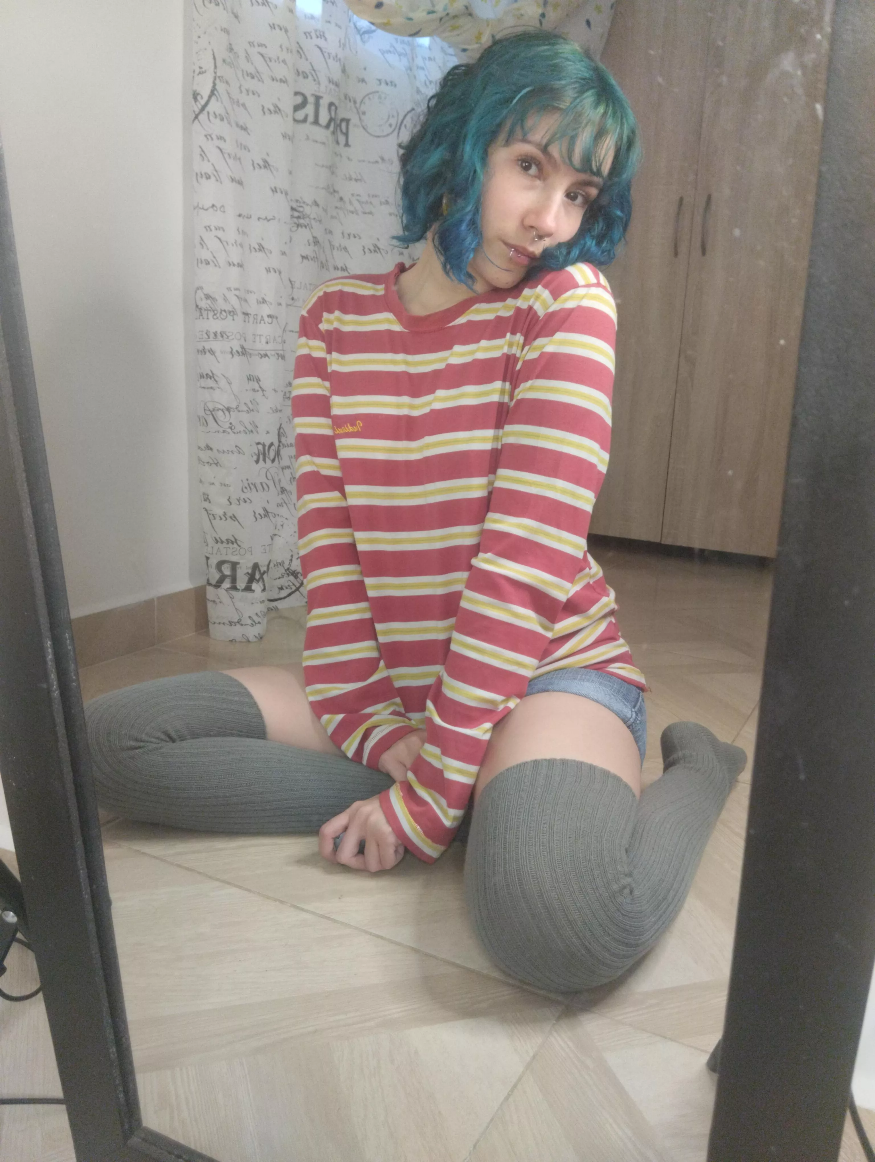 My wavy blue hair posted by sofia-imoon