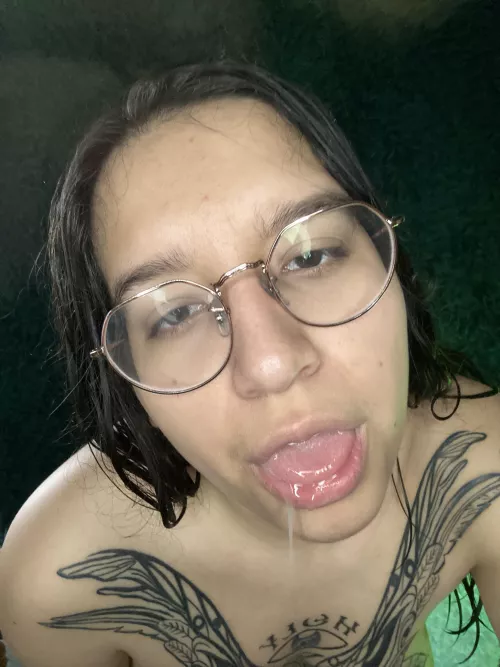 outta here by lolalemonn