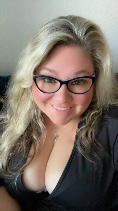 Relaxing Tuesday…anyone else? by ElizaMelons