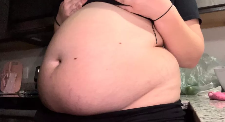 Rounder than ever🤭 by Poptartbelly