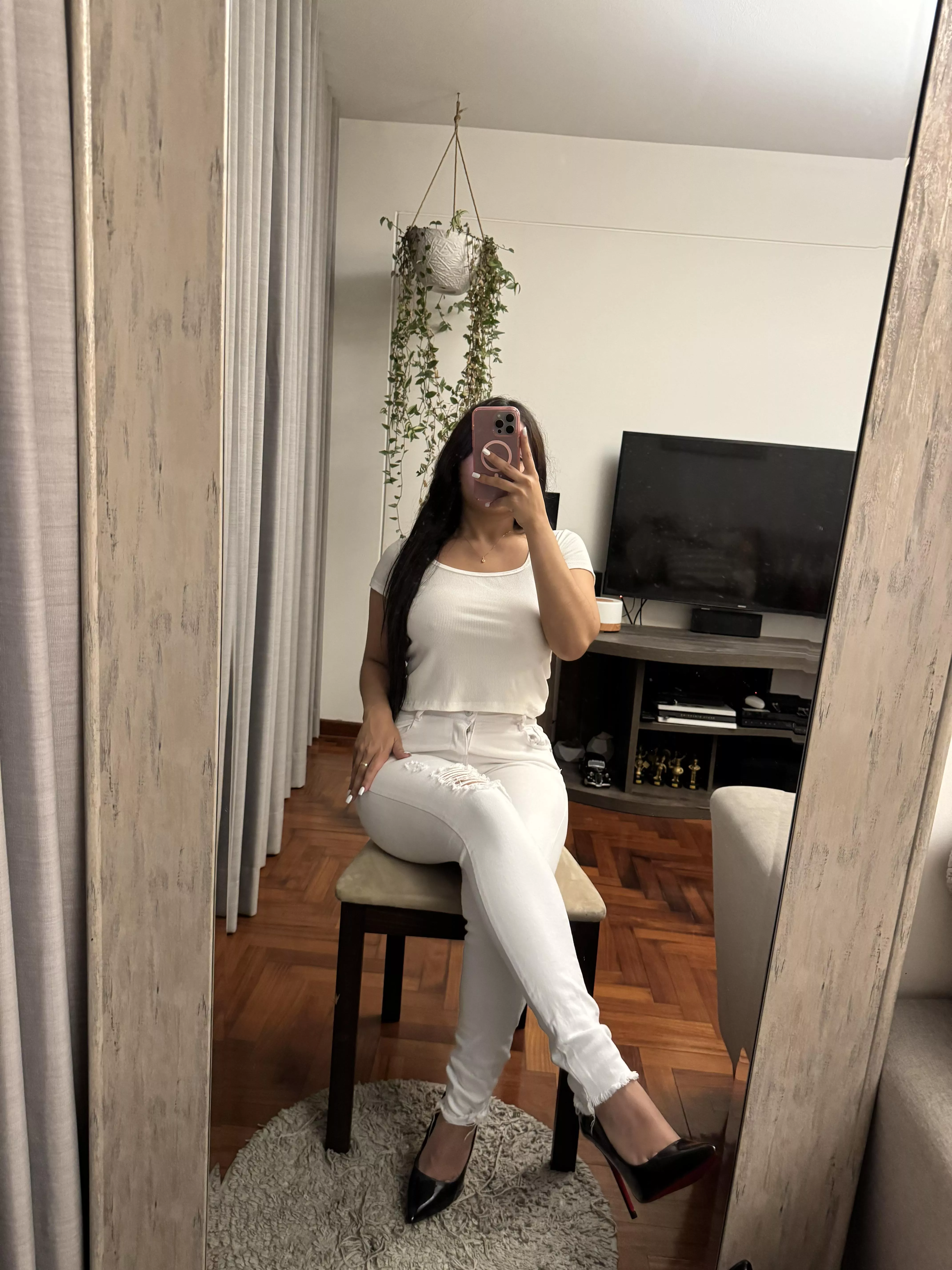 Secretary 🤍 posted by LeaderApprehensive43